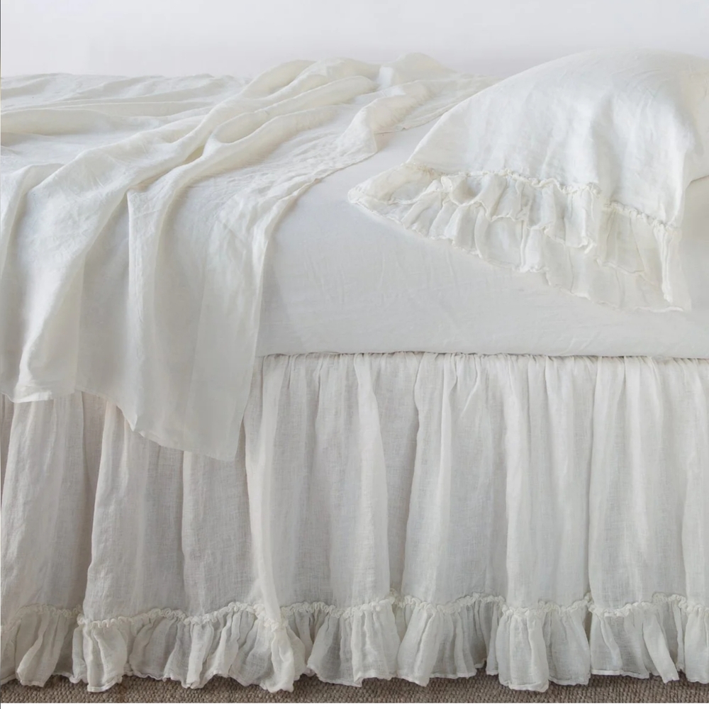 Bella Notte white Dust Ruffle